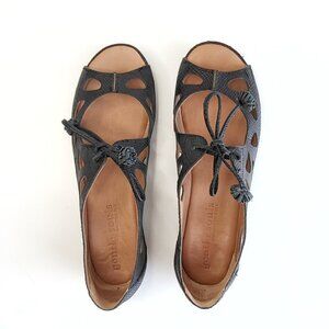 Kenneth Cole Gentle Souls Snake Embossed Lace Up Flats | Size 7.5